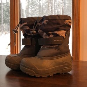 ❄️ Little boys size 11 Columbia snow boots